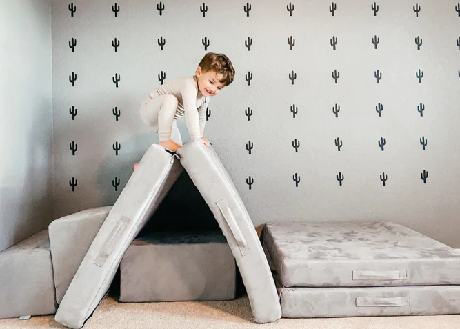 Figgy Play Couch