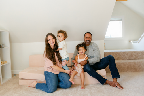 Aligned play family