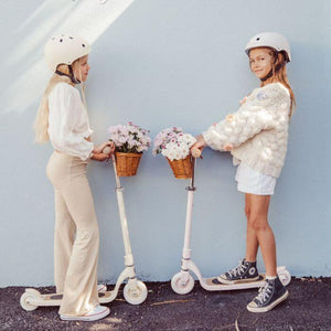 Banwood Maxi Scooter Lifestyle 1