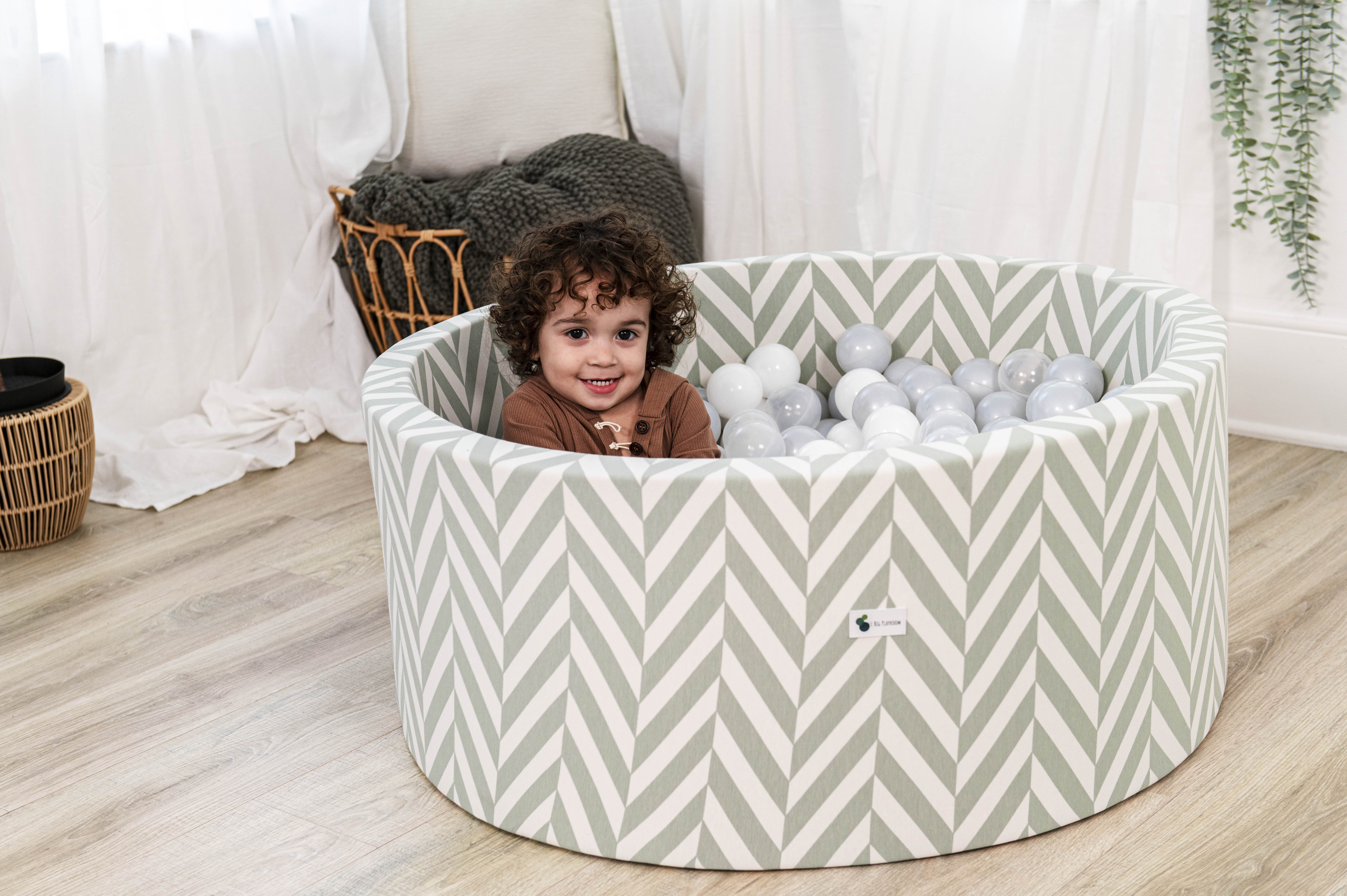 Ball Pit + 200 Pit Balls