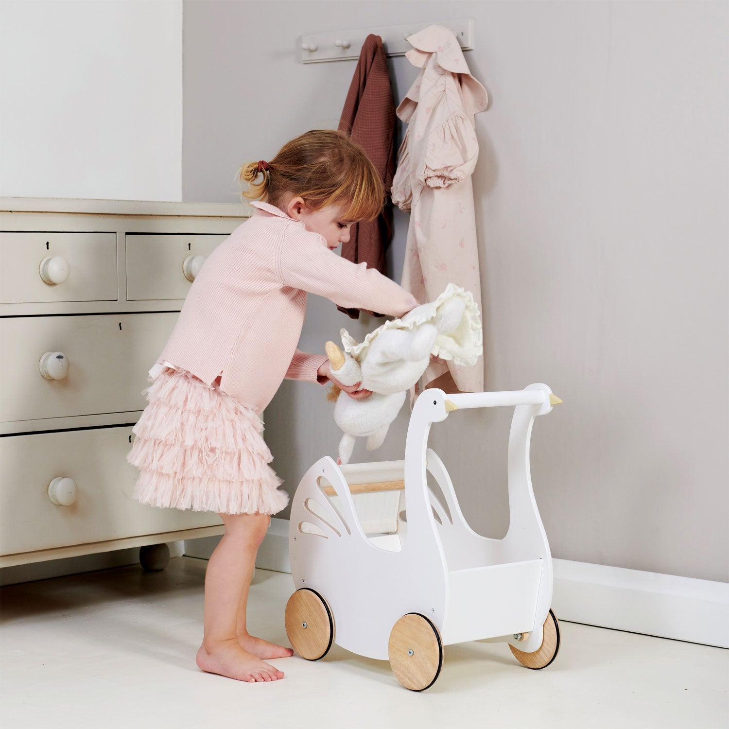 Tender Leaf Sweet Swan Pram