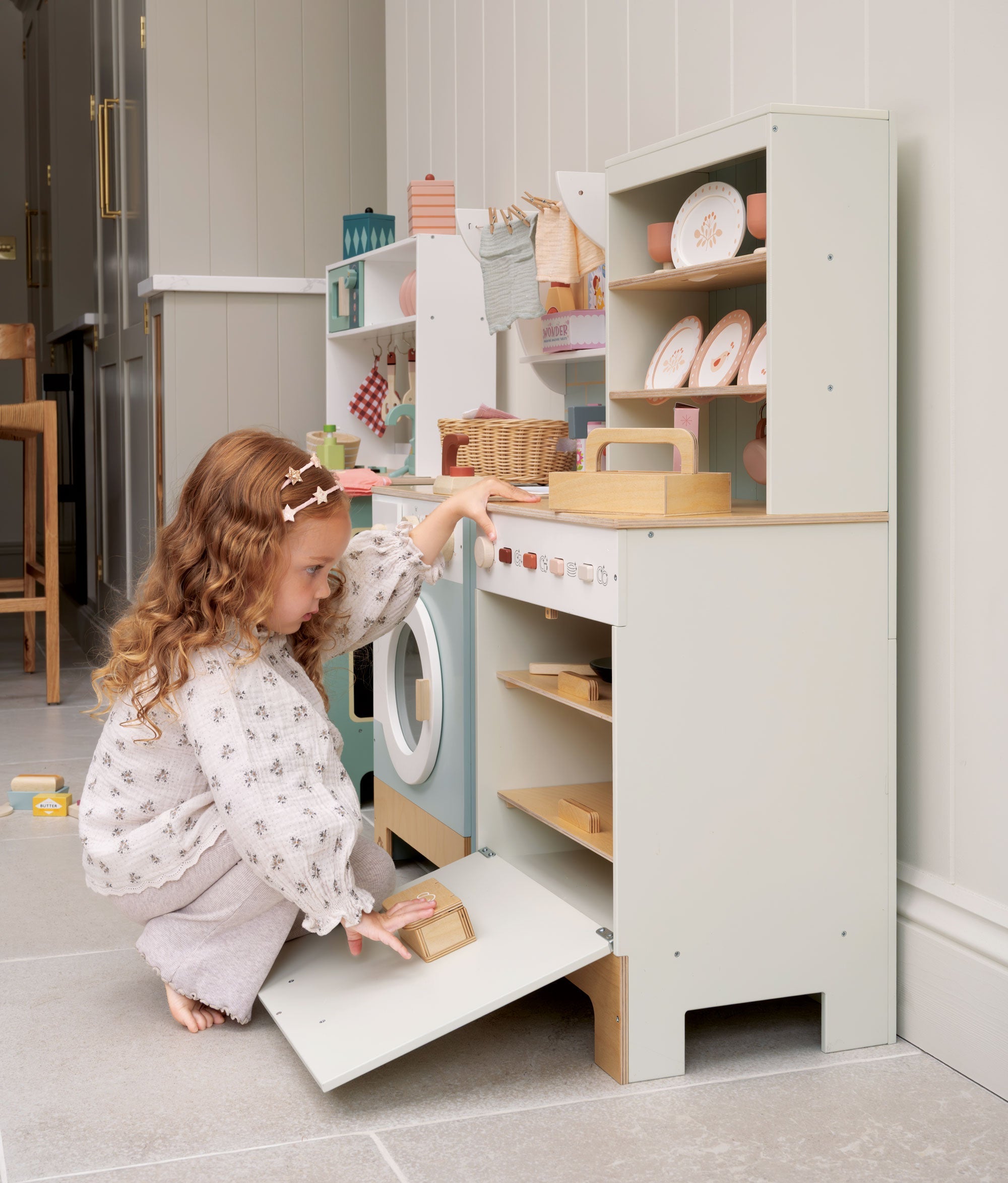 Pretend Kitchen Dresser and Dishwasher