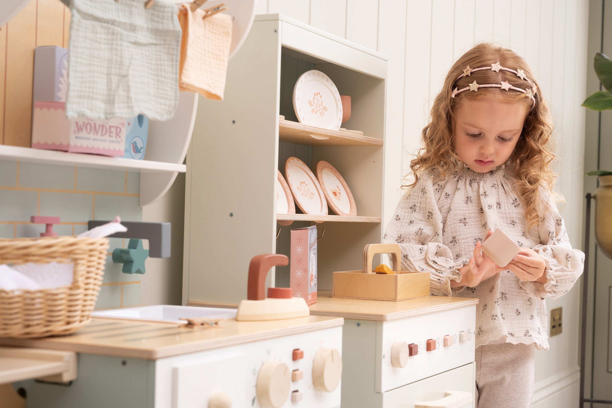 Pretend Kitchen Dresser and Dishwasher