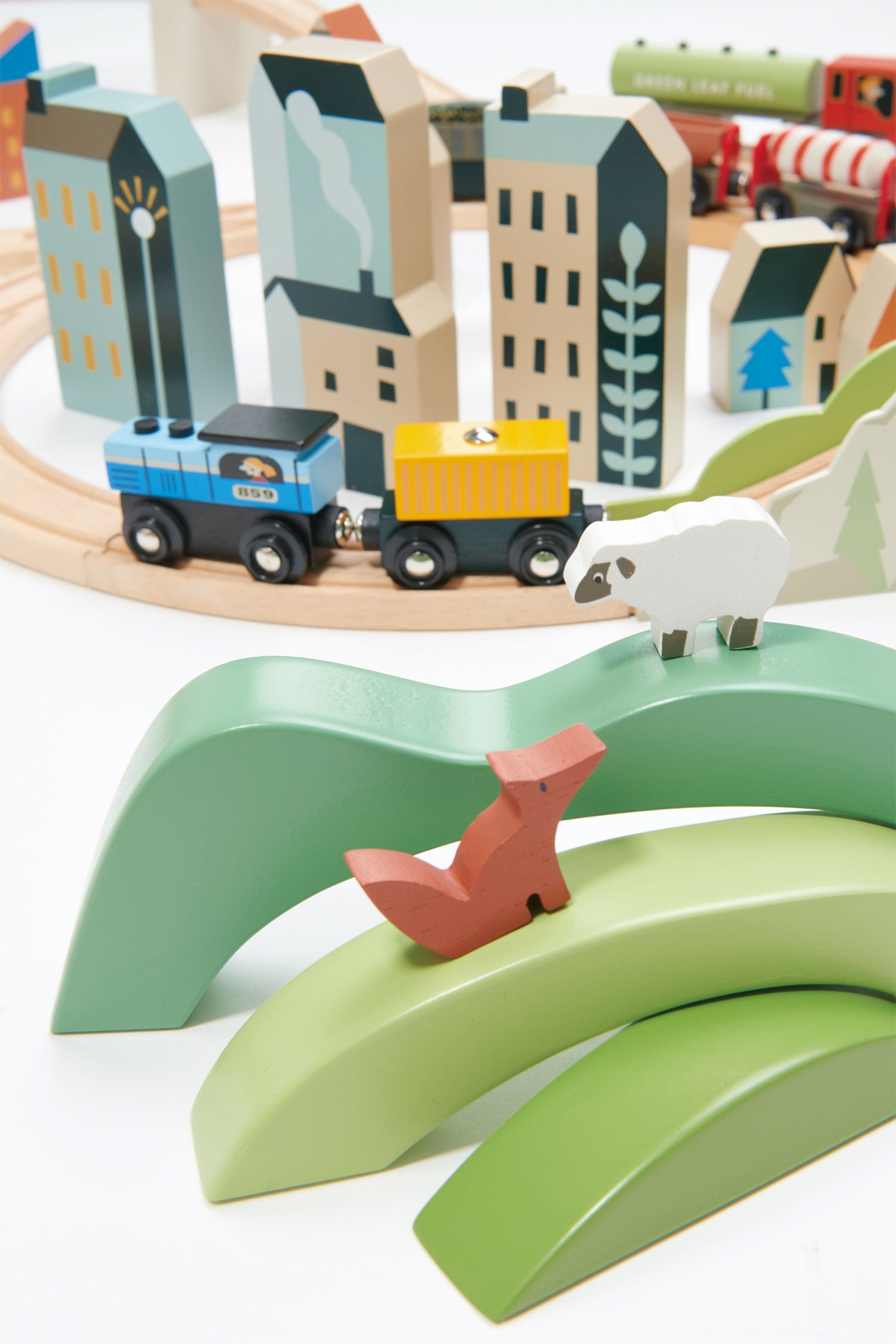 Tender Leaf Mountain View Train Set
