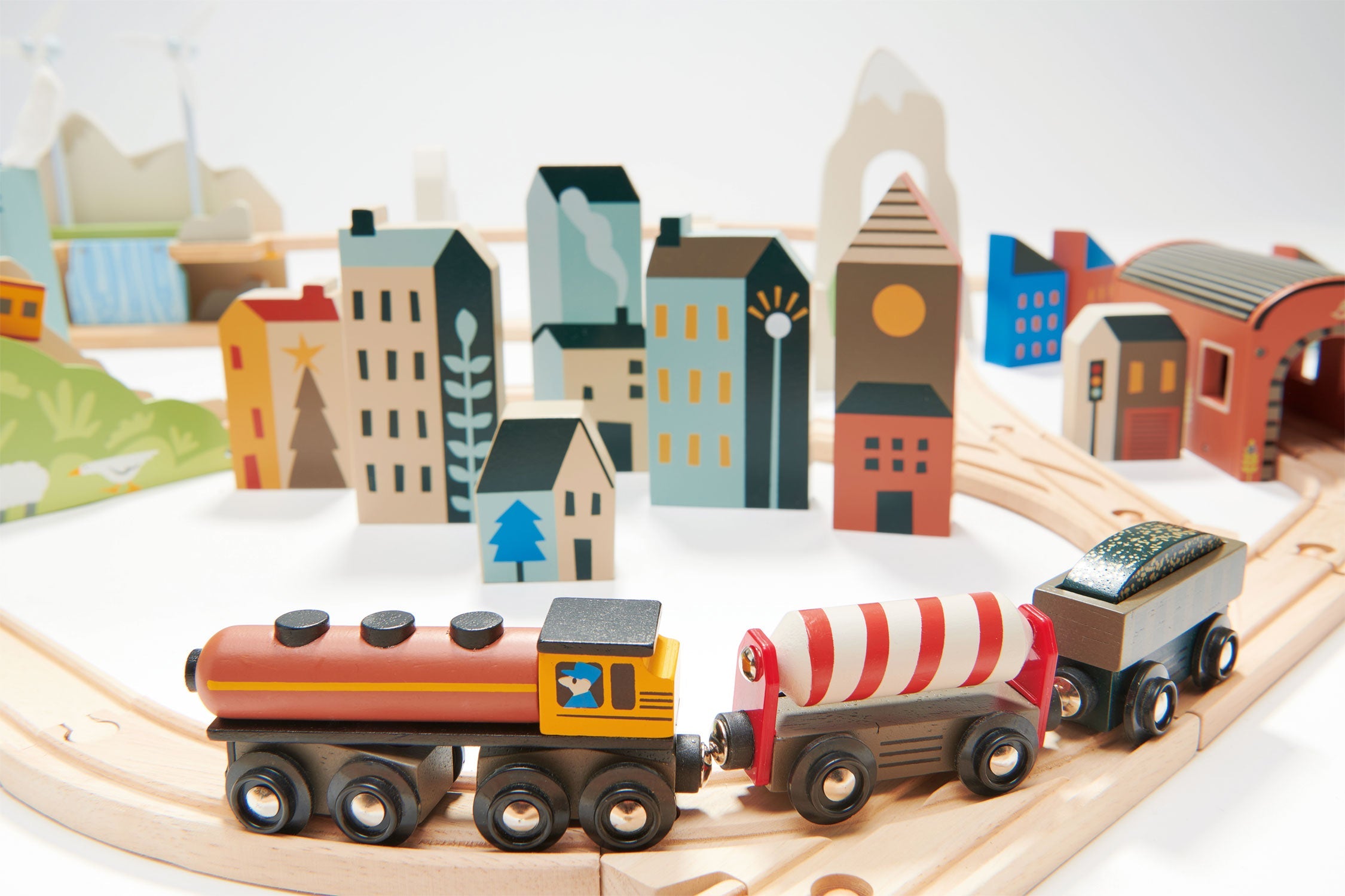 Tender Leaf Mountain View Train Set