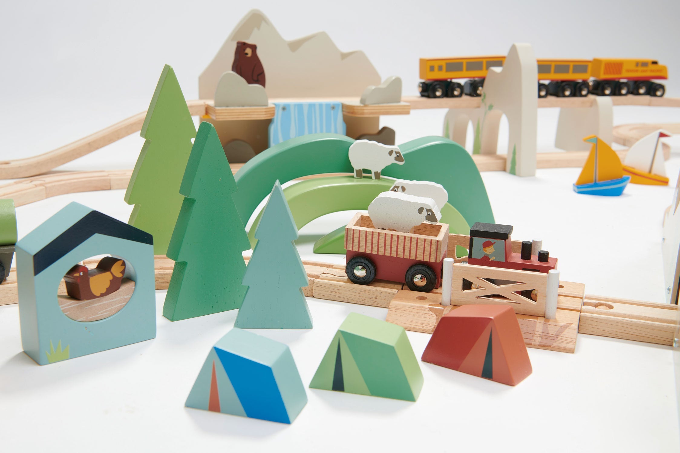 Tender Leaf Mountain View Train Set